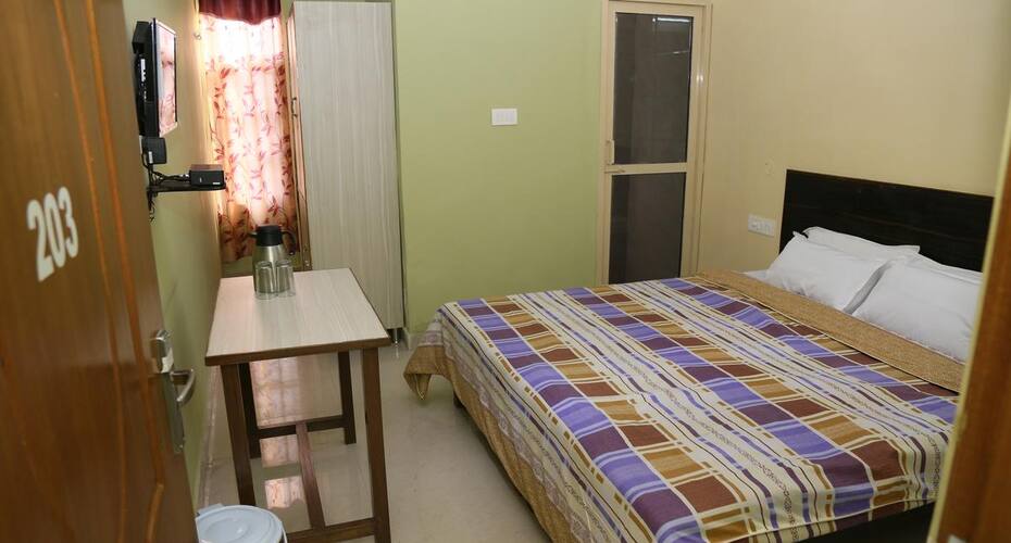 Grande Hotel, Dera Bassi 5